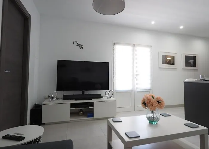 Private With Mountain And Sea Views, La Asomada, Lanzarote *